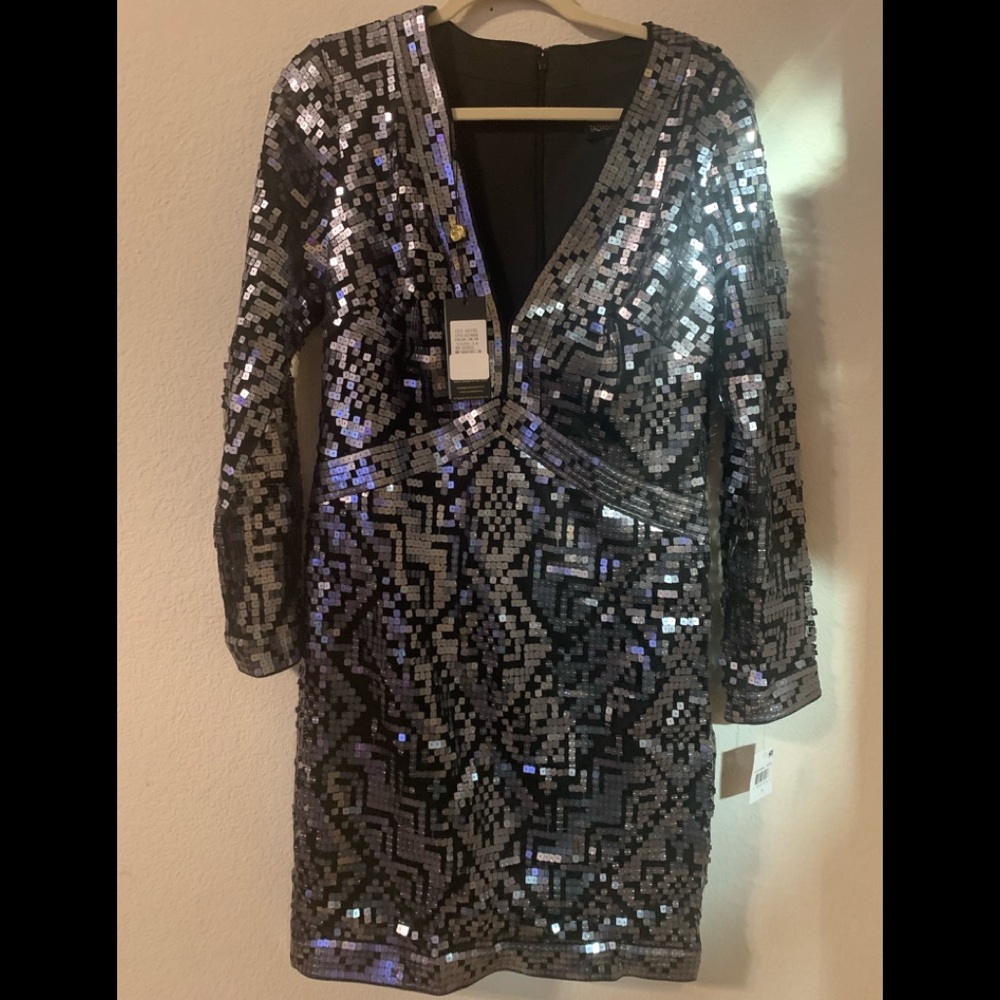 ❌SOLD❌ Tadashi Shoji Geometricaly Sequined Illusion Dress Size 14 - Picture 5 of 11